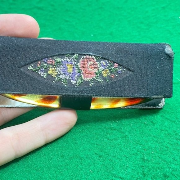 Small portable mirrors with comb, cloth case with mirror and comb - Picture 10 of 10